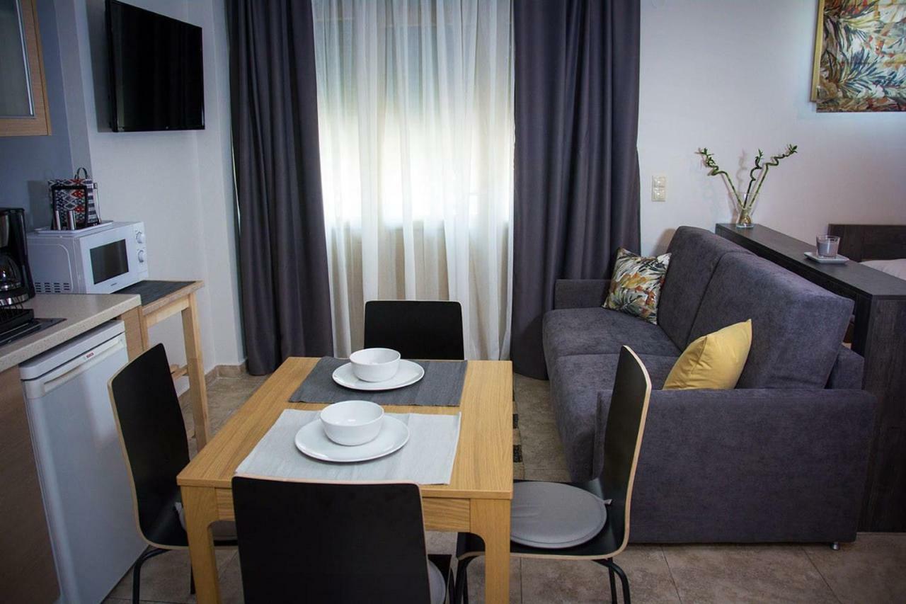 Quiet Urban Studio With Private Backyard Салоники Экстерьер фото