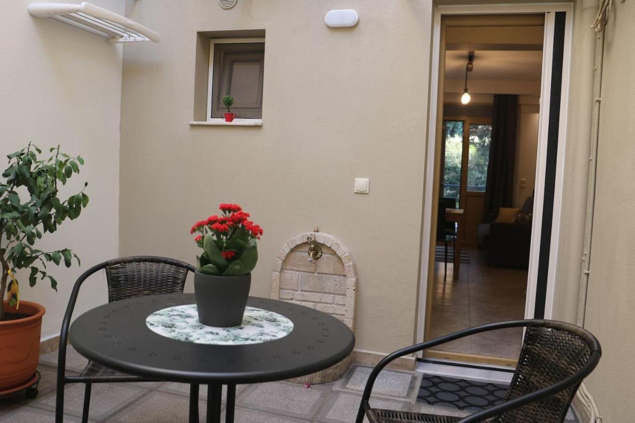 Quiet Urban Studio With Private Backyard Салоники Экстерьер фото